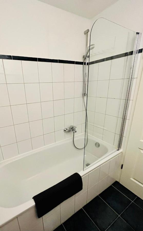 Aycatcherhomes - Top Lage I 4 Personen I 2 Schlafzimmer I Zentral I Altstadt Marburg I Naehe Fluss Lahn I Wlan I Apartment Sirius Extérieur photo